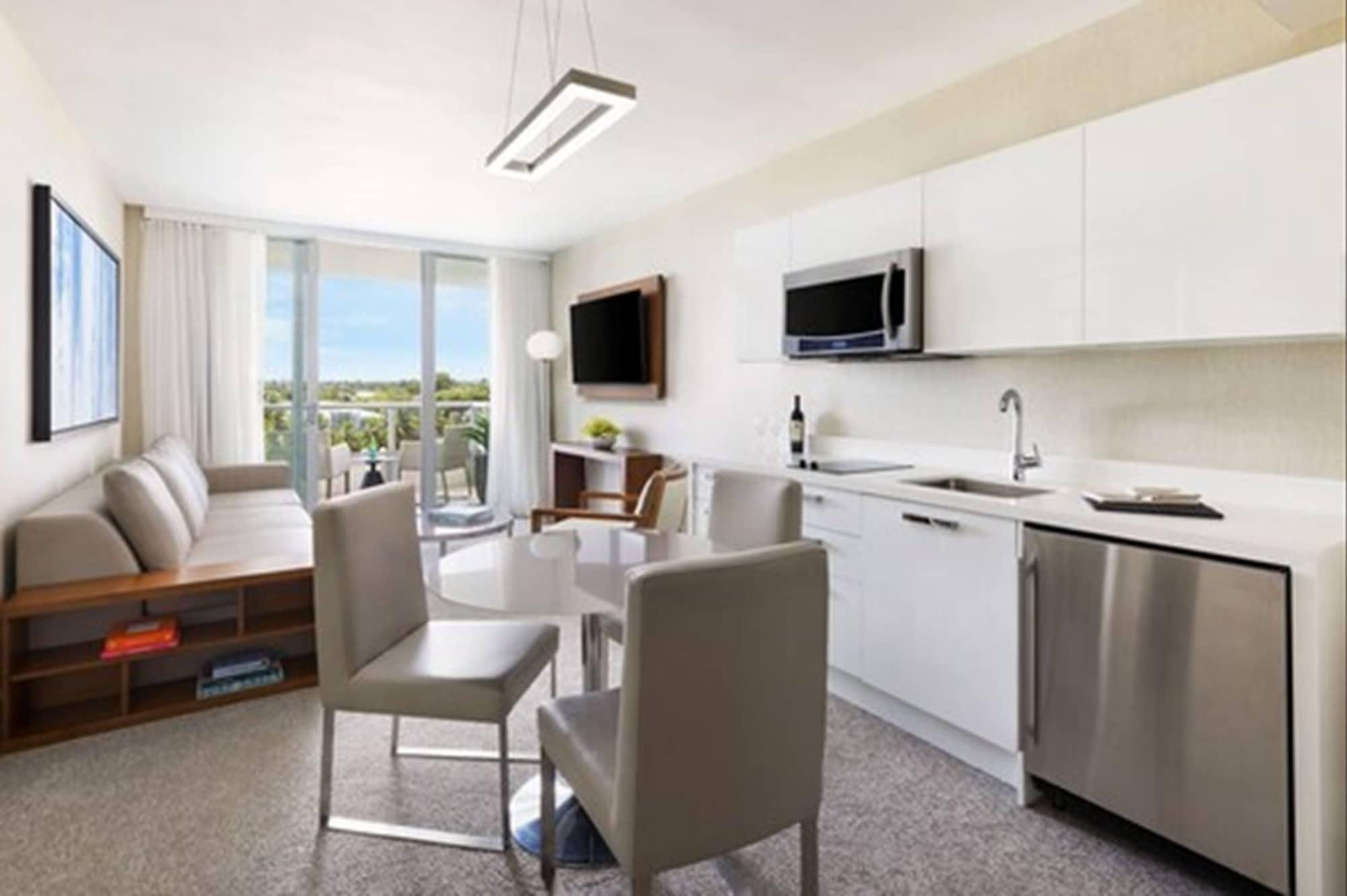 Tryp By Wyndham Miami Bay Harbor Hotel Bay Harbor Islands Екстериор снимка